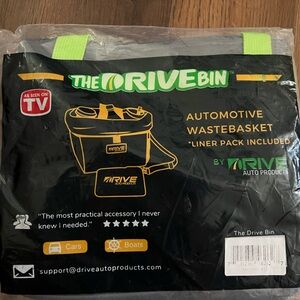 NWT New Drive Auto Car Trash Can Leakproof, Hanging Garbage Bin with Trash Bags